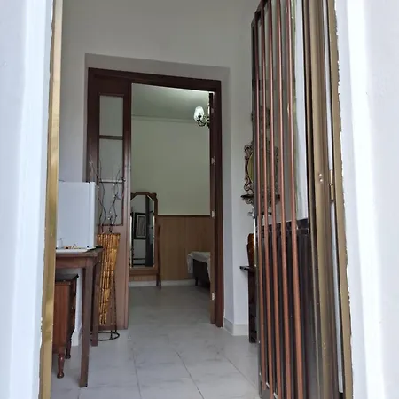 Mystery Garden Bed & Breakfast 3*