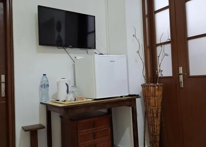 Bed & Breakfast Mystery Garden 3*