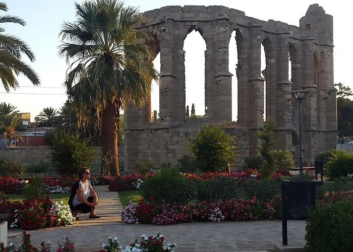 Mystery Garden ベッド・アンド・ブレックファスト 3*